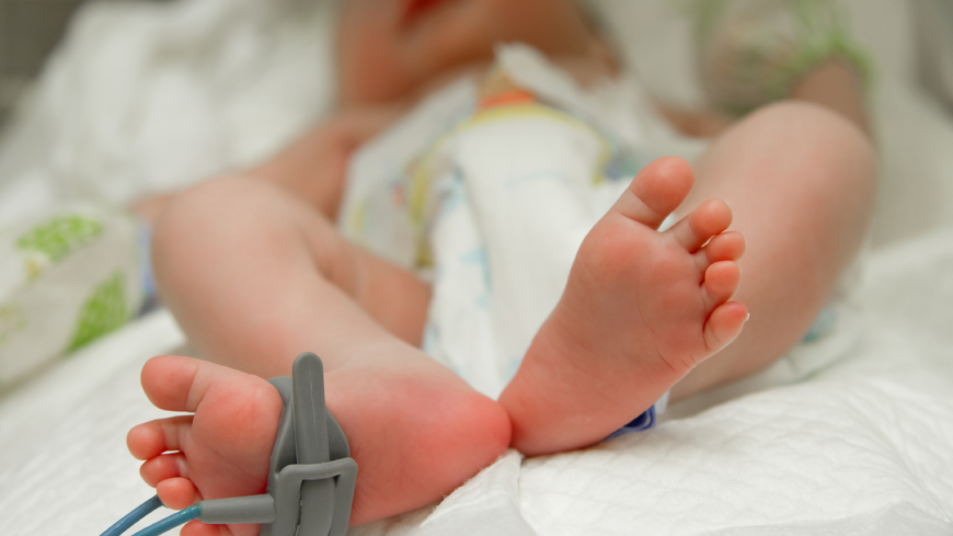 Huruvida livsuppehållande åtgärder sätts in för extremt för tidigt födda barn eller inte skiljer sig åt mellan Sveriges regionsjukhus. Foto: Shutterstock